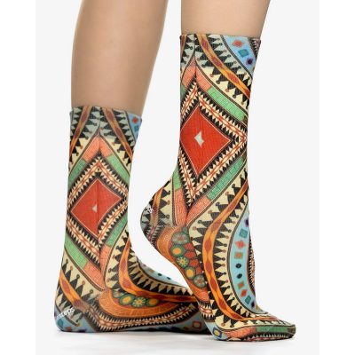 γυναικείες κάλτσες με πολύχρωμα σχέδια από την Wigglesteps